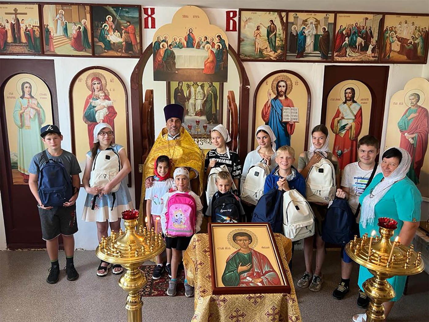 Настоятель Троицкого храма священник Сергий Иванов совершил молебен на начало нового учебного года