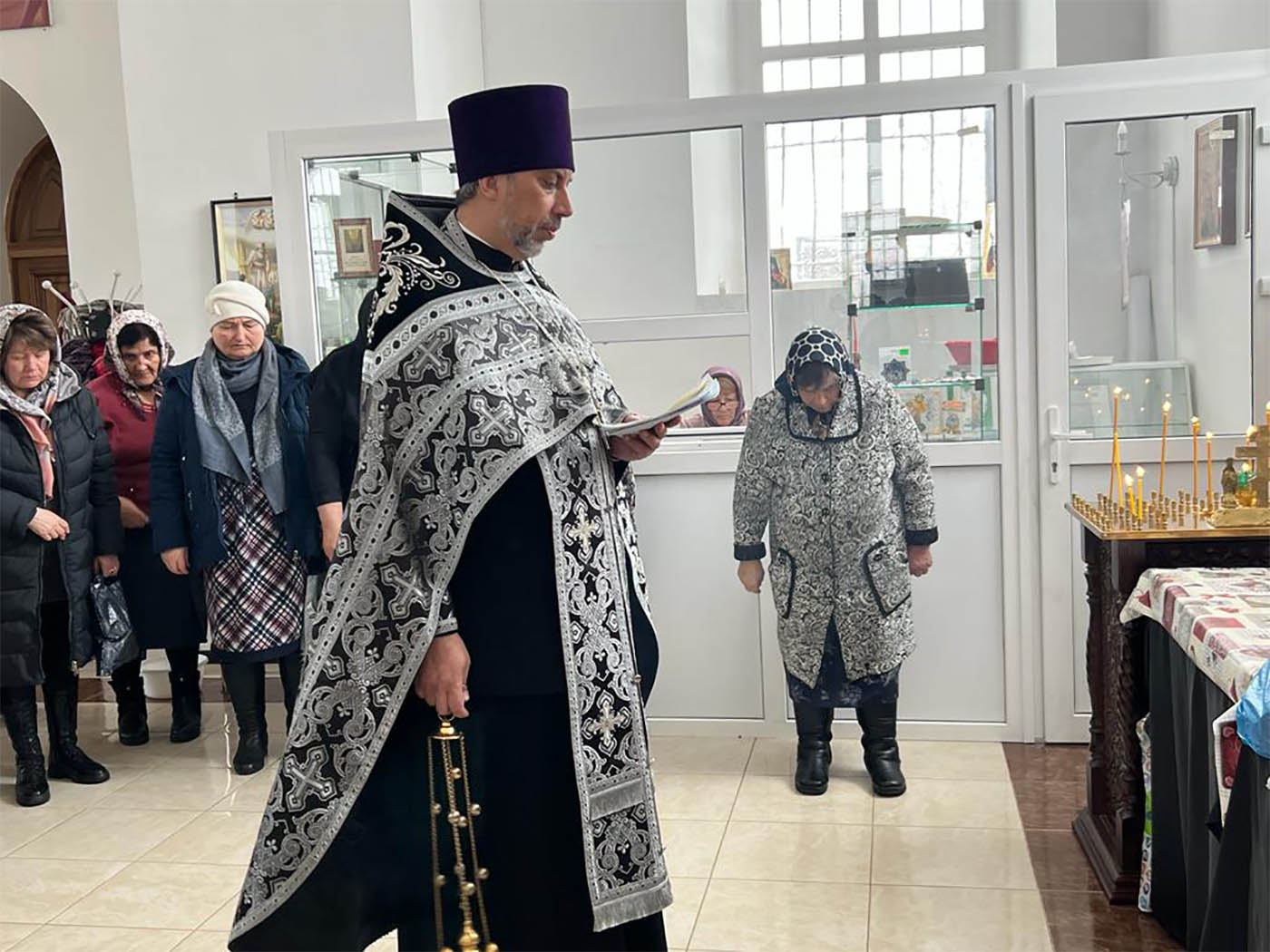 Настоятель Троицкого храма священник Сергий Иванов совершил заупокойное богослужение