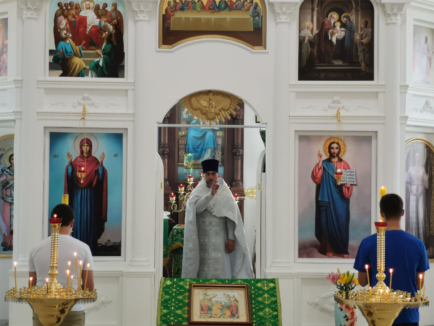 Настоятель Троицкого храма священник Сергий Иванов совершил Божественную литургию
