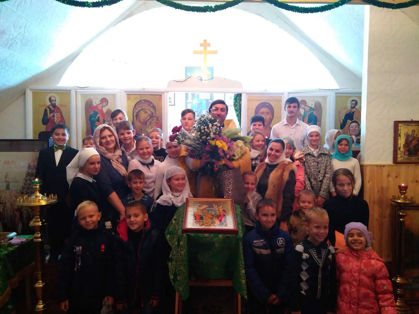 Настоятель Троицкого храма священник Сергий Иванов совершил праздничную Божественную Литургию
